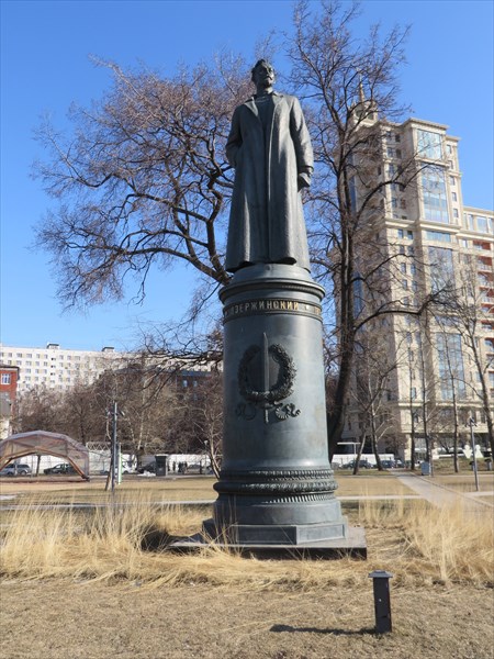 033-Памятник Дзержинскому